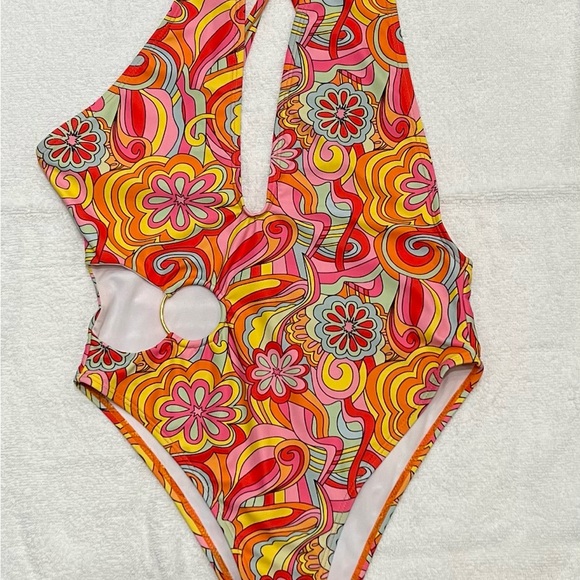 Boohoo NWOT Women’s SZ 12 70s Floral Bandeau Cheeky High Cut One Piece Swimsuit - Picture 4 of 8